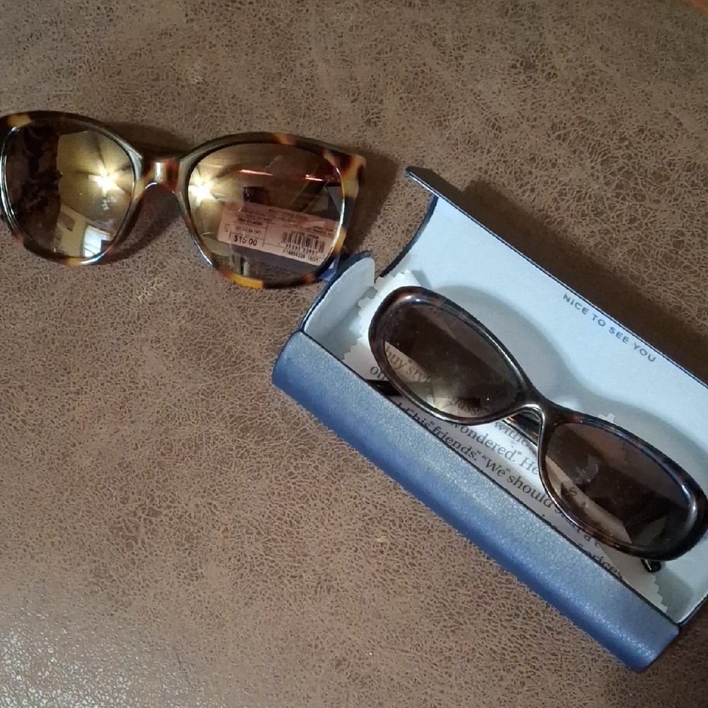 Universal Thread Brown Tortoise Sunglasses + Warb… - image 1